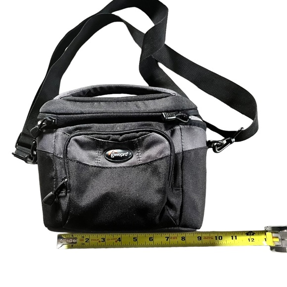 Lowepro Cirrus 120 Top-loading Camera Bag Water Resistant Shock-absorbent DSLR - Picture 4 of 9